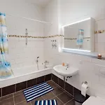 Apartman Sweethome - Business-apartment Mit Kueche, Terrasse, Stellplatz *
