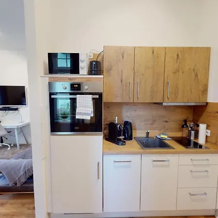 Sweethome - Business-apartment Mit Kueche, Terrasse, Stellplatz *