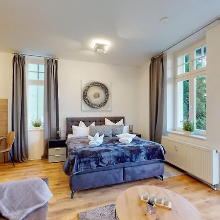Sweethome - Business-apartment Mit Kueche, Terrasse, Stellplatz Apartment