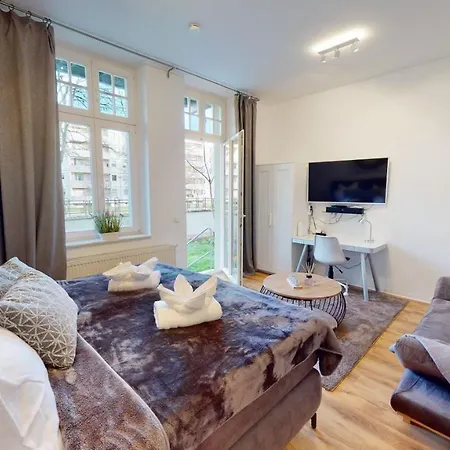 Sweethome - Business-apartment Mit Küche, Terrasse, Stellplatz Magdeburg