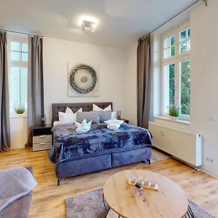 Appartamento Sweethome - Business-apartment Mit Kueche, Terrasse, Stellplatz *