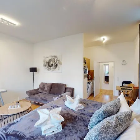 Appartamento Sweethome - Business-apartment Mit Kueche, Terrasse, Stellplatz Magdeburgo