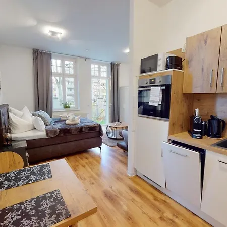 Sweethome - Business-apartment Mit Kueche, Terrasse, Stellplatz Appartamento