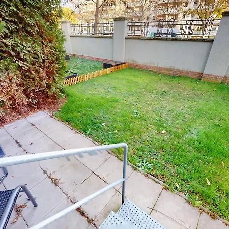 Sweethome - Business-apartment Mit Kueche, Terrasse, Stellplatz Magdeburgo