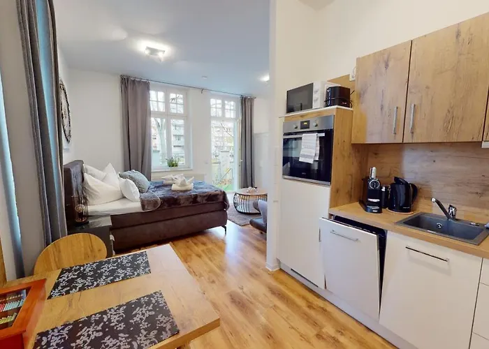 Sweethome - Business-apartment Mit Kueche, Terrasse, Stellplatz Appartamento