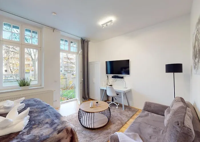 Appartamento Sweethome - Business-apartment Mit Kueche, Terrasse, Stellplatz Magdeburgo